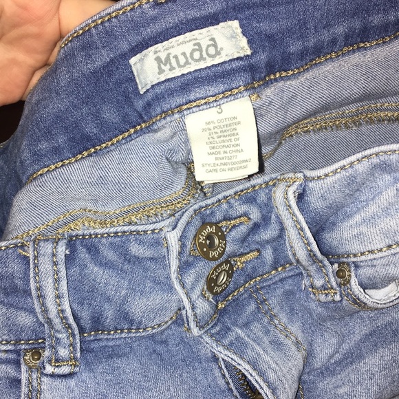 Light Wash Shorts Mudd size3 - Picture 3 of 3